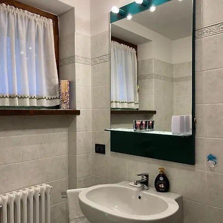 Rosadira Vista Sulle Dolomiti アウロンツォ・ディ・カドーレ